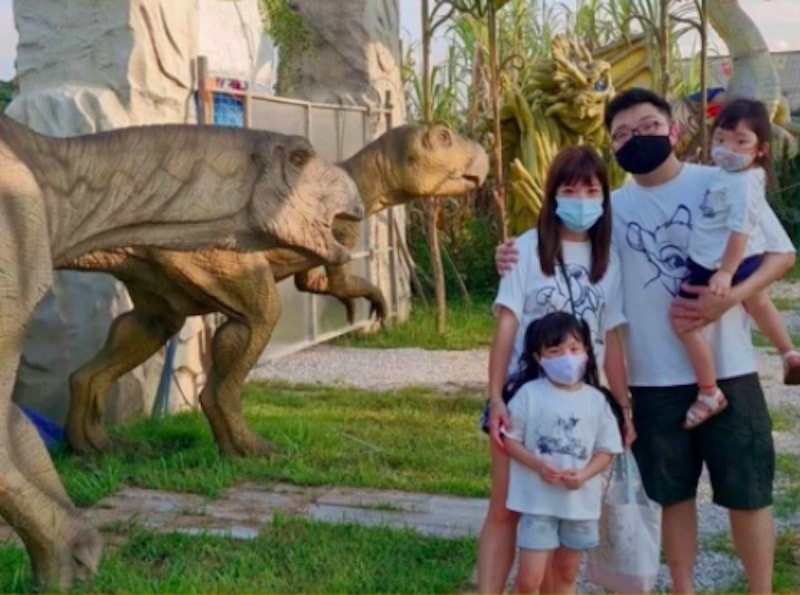 Uncle Ringo Dinosaur Park