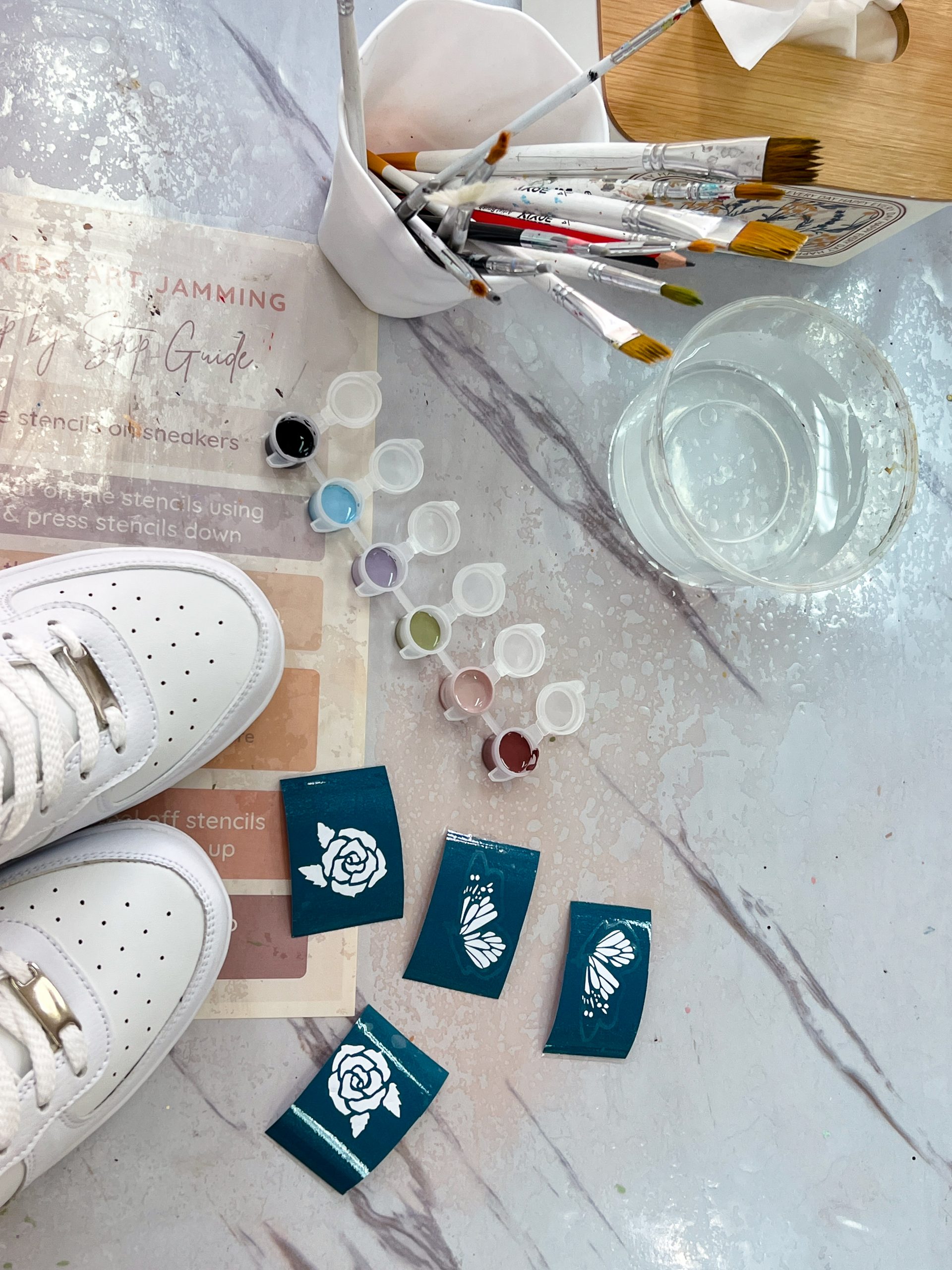 sneakers art jamming