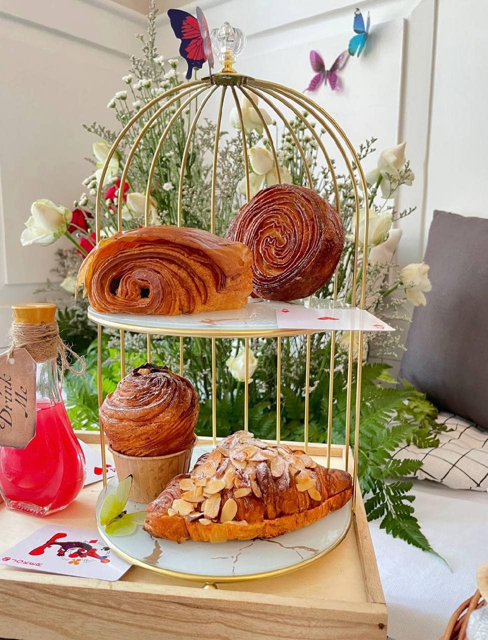 alice in wonderland the secret patio indoor picnic