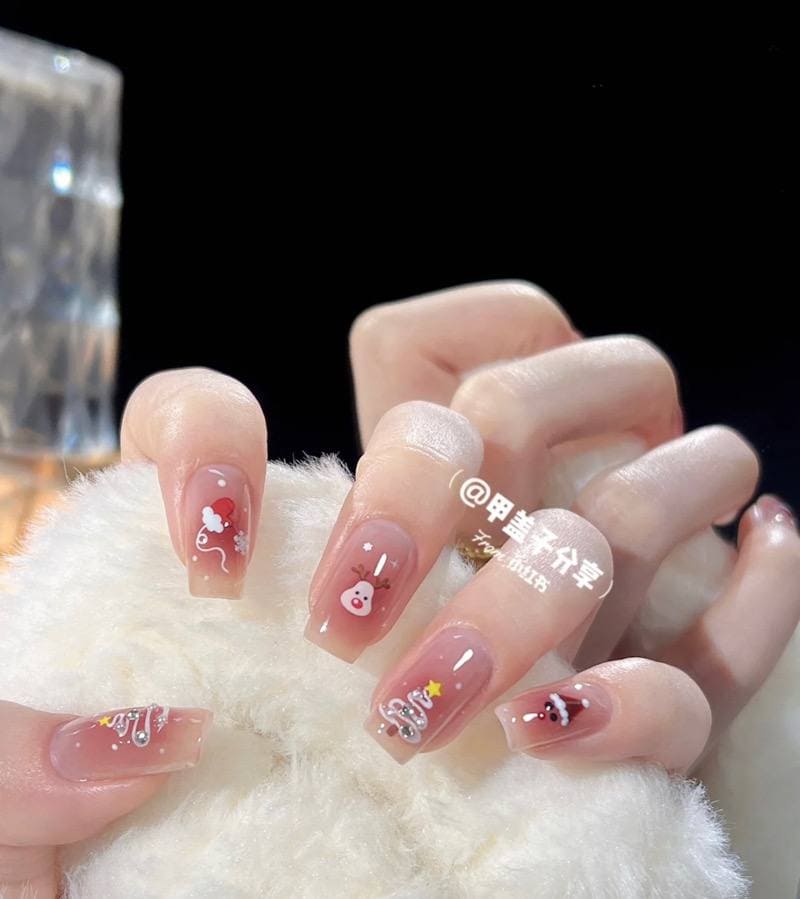 viral christmas nail designs