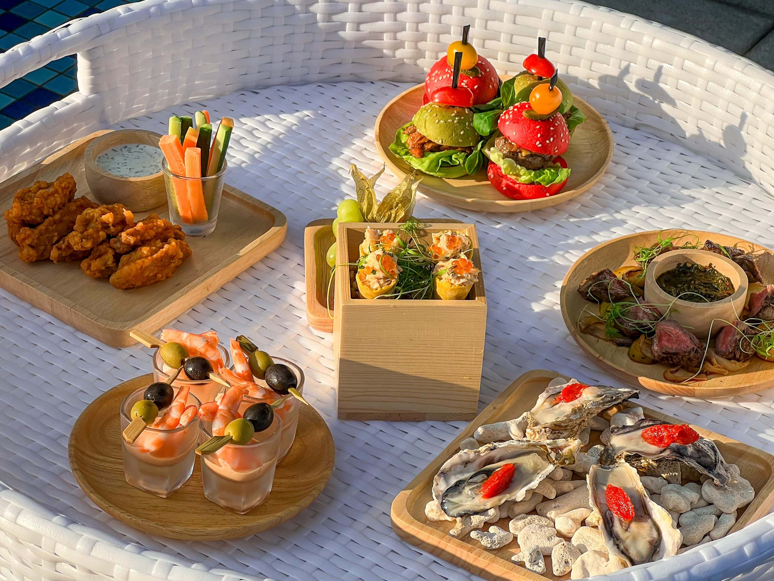 Verandah Pool Bar & Grill