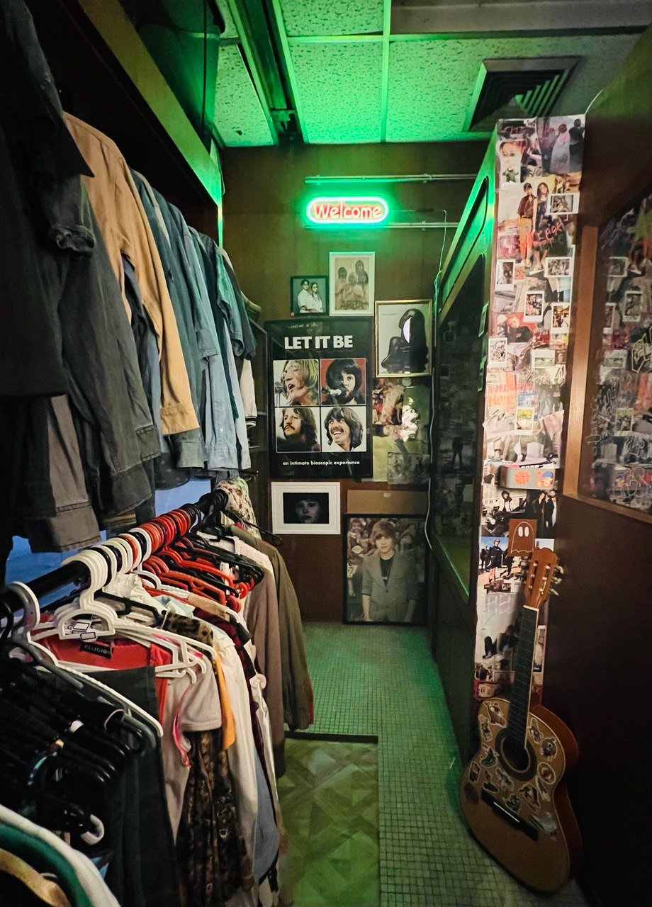 resurrack store interior