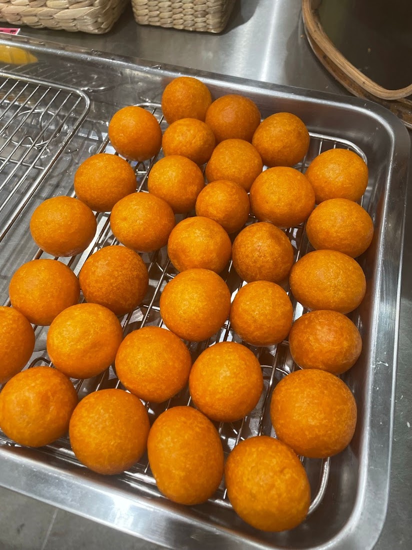 talad thai banana amk