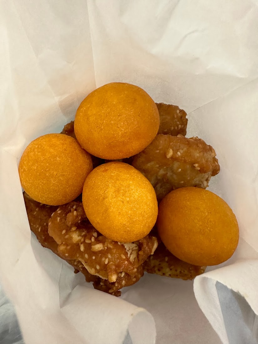 talad thai banana amk