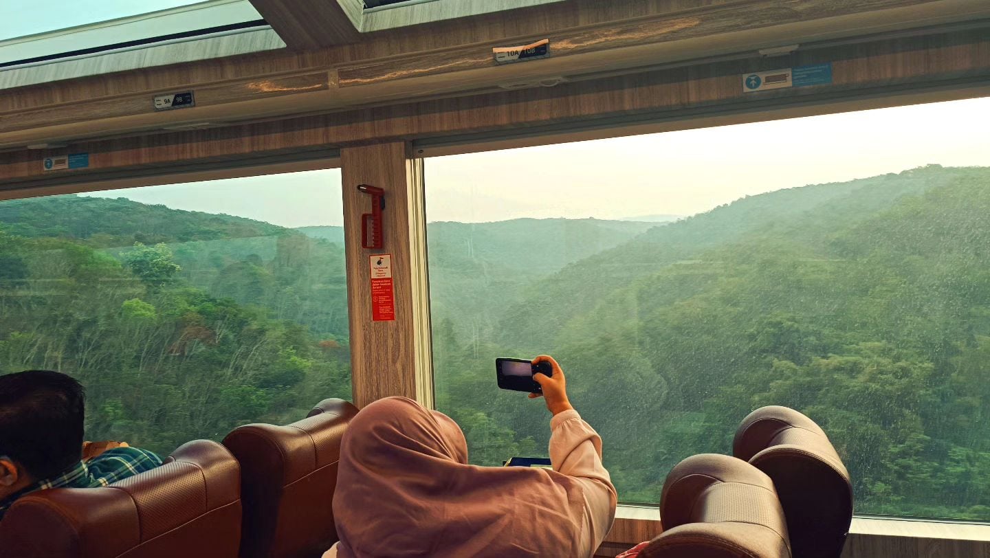 panoramic train Indonesia