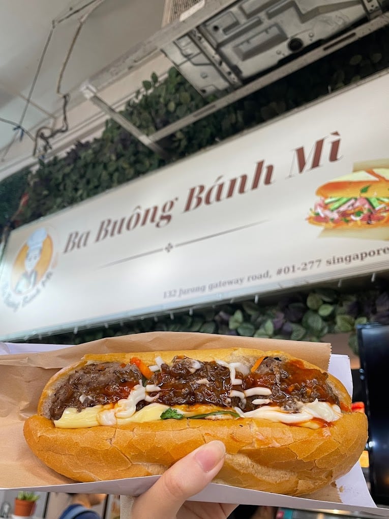 Ba Buong Banh Mi