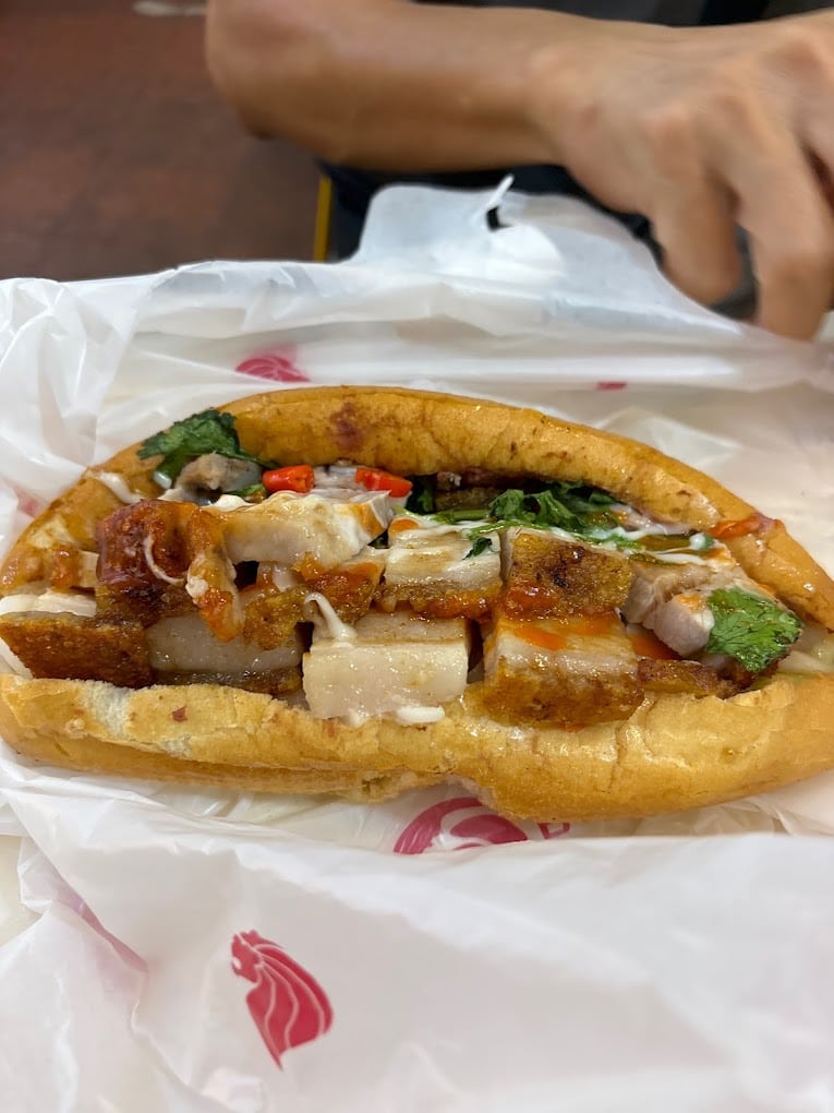 Ba Buong Banh Mi