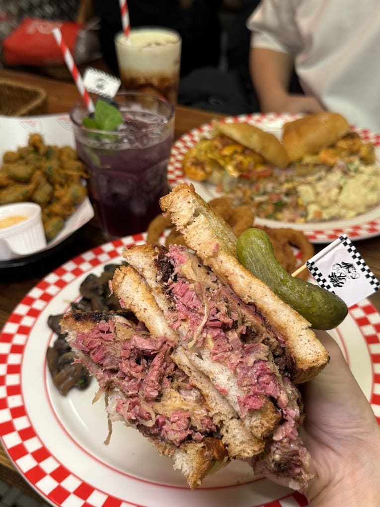 Joji's Sandwich Parlour