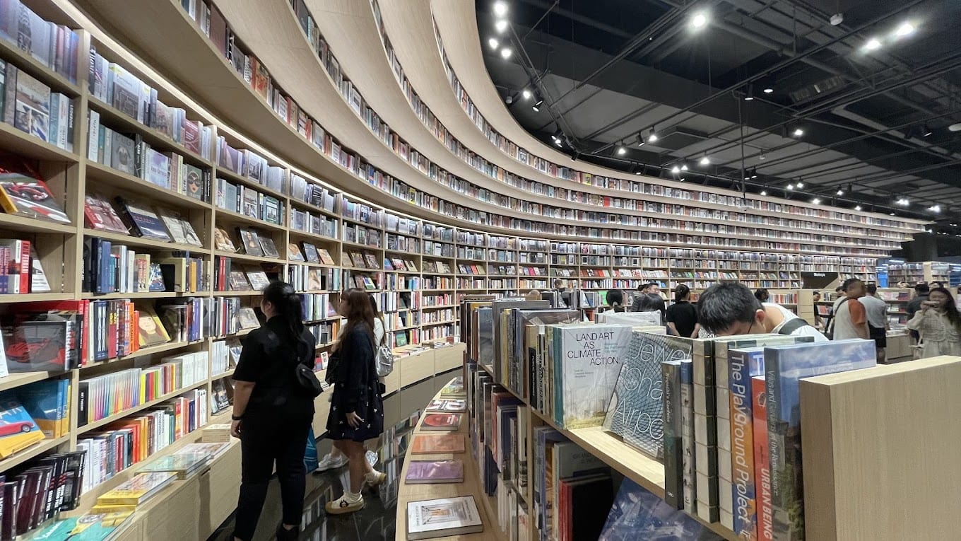 Tsutaya Bookstore JB