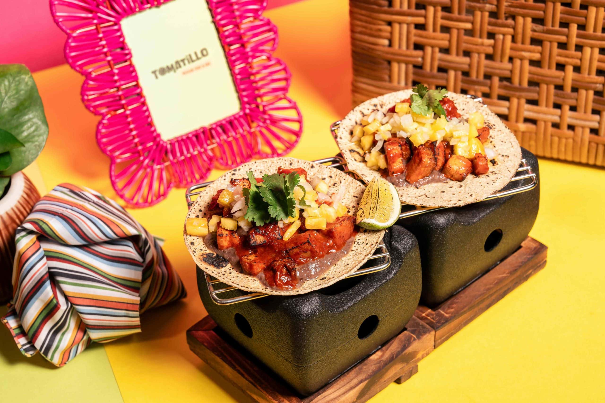 TOMATILLO Mexican Food & Bar 