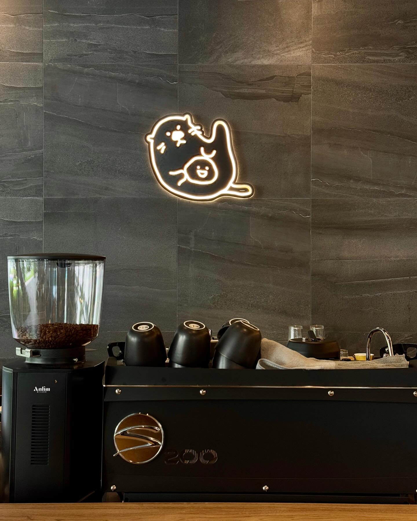 Otter & Pebbles Cafe