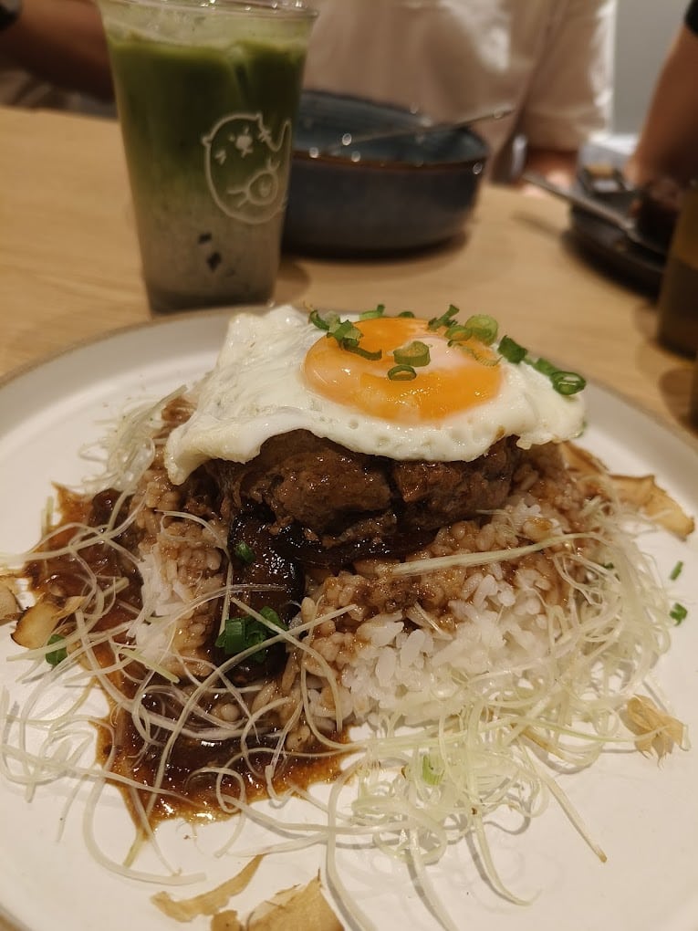 Otter & Pebbles Cafe